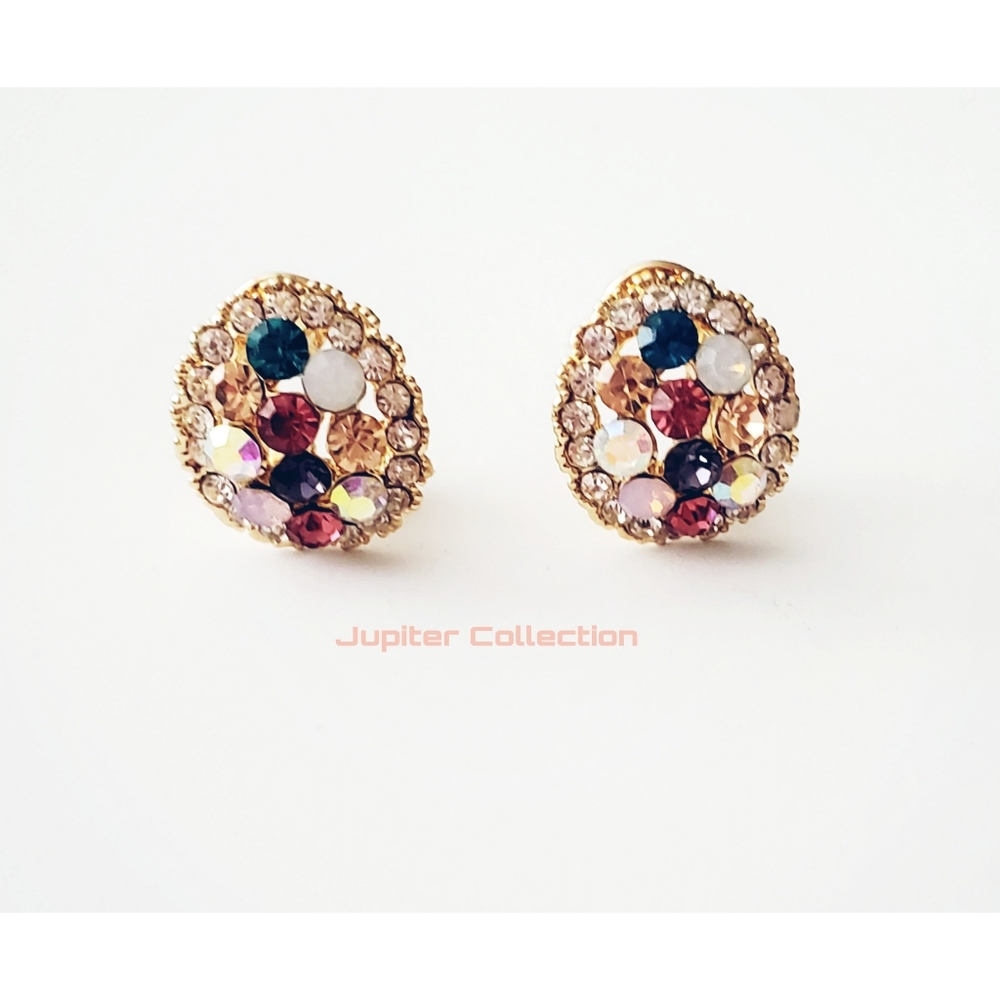 Multicolor sparkling diamond clamshell earrings